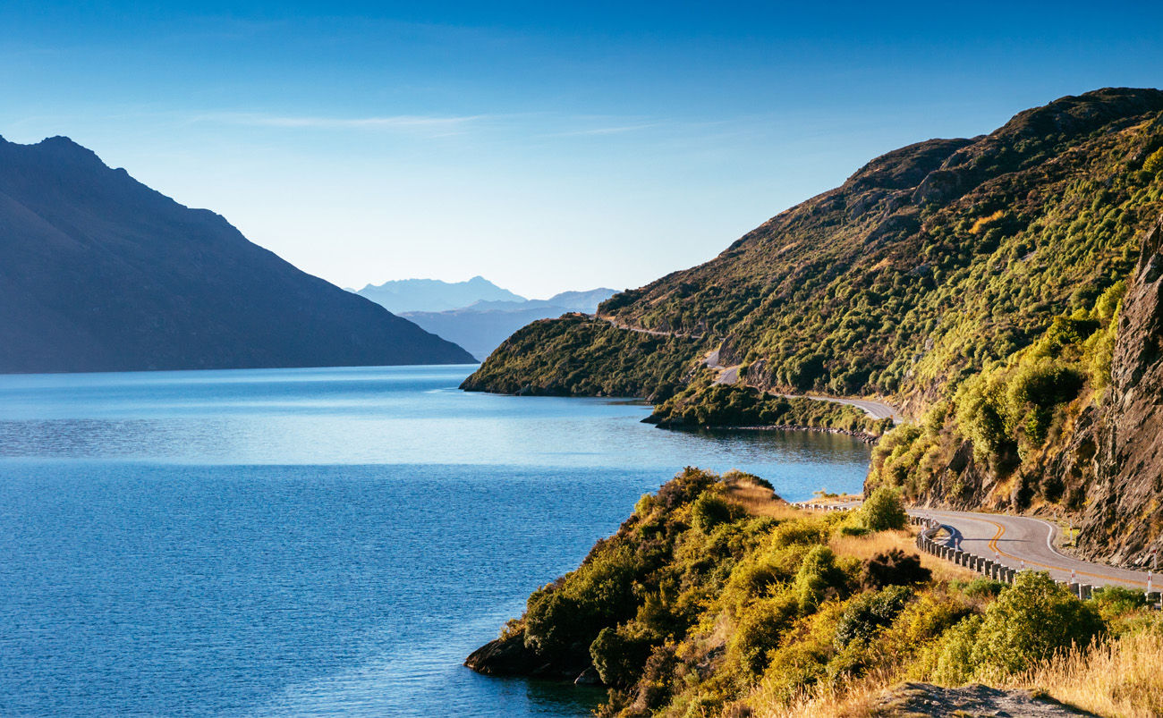 Scenic drive alongside Lake Wakatipu in Queenstown, New Zealand